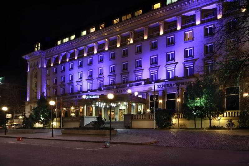 Hotel Ramada By Wyndham Plovdiv Trimontium Exterior foto